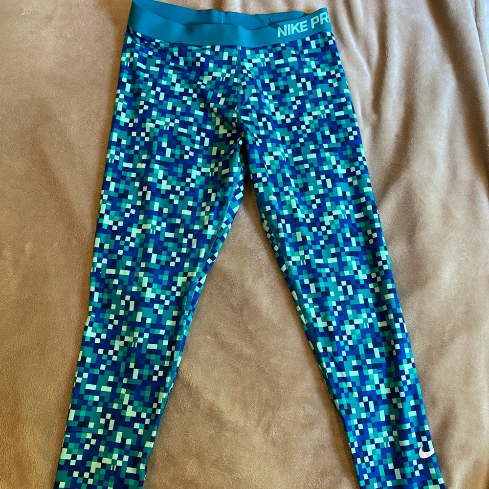 Nike Pro Dri Fit patterned leggings